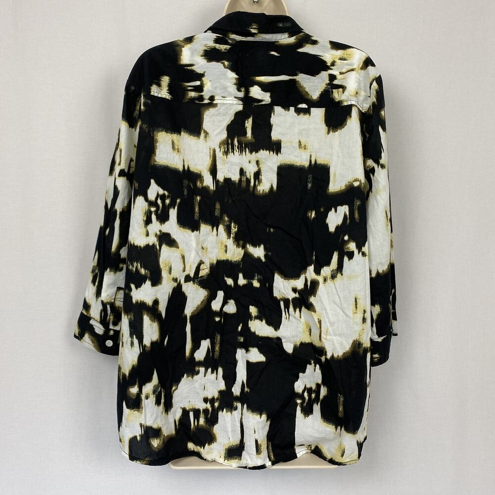Chicos Top Size 3 Black Abstract Print Button Up Lightweight Neutral Artsy XL 1X - Picture 6 of 14